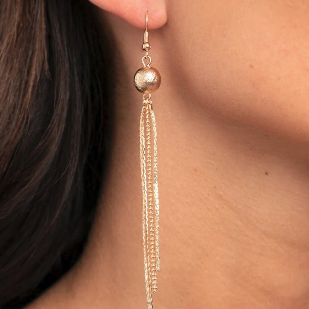 Paparazzi Jewelry Accessories - SLEEK-ing Revenge - Gold Earrings - Vintage